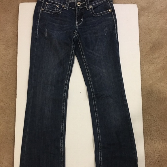 Miss Me Grace in LA bootcut jeans. - Picture 4 of 6